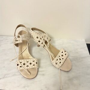 Stuart Weizmann sz 8.5 Circular strappy studded kitten heels in cream leather